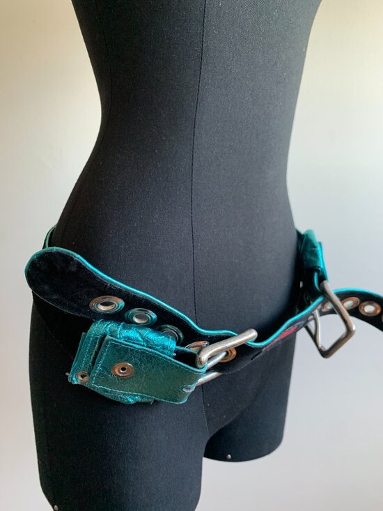 Kettle Black Vintage Rare blue metallic foil adjustable loop belt main image 5
